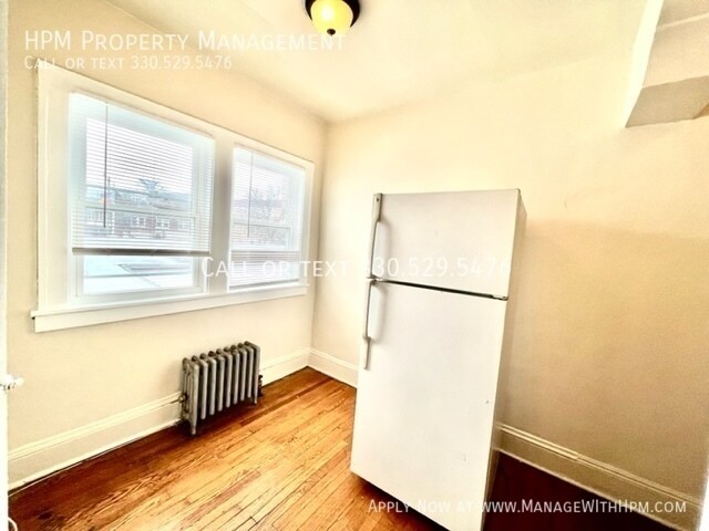 Foto del edificio - First Month Rent Free