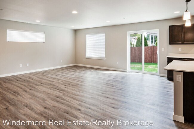 Building Photo - 4 br, 2.5 bath House - 8900 55th Pl NE