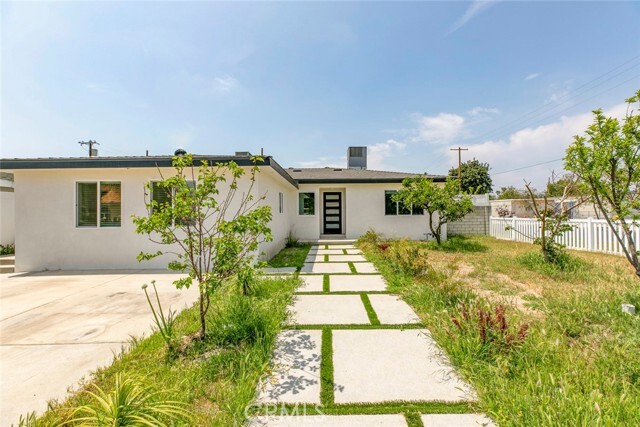Foto del edificio - 7759 Van Noord Ave
