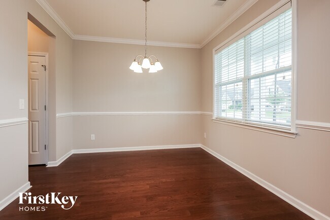 Building Photo - 8152 Ronda Dr