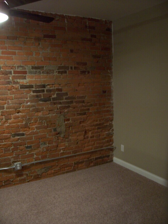 Foto del edificio - 120 N 3rd St