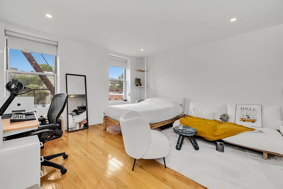 Primary Photo - 287 Bleecker St
