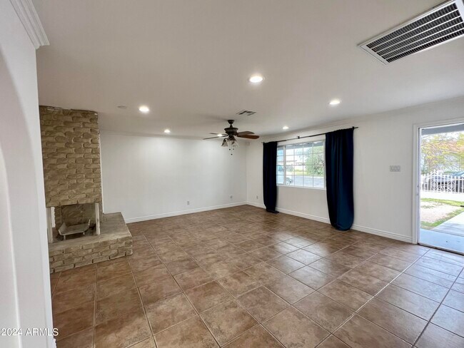 Foto del edificio - 2914 N 49th Ave