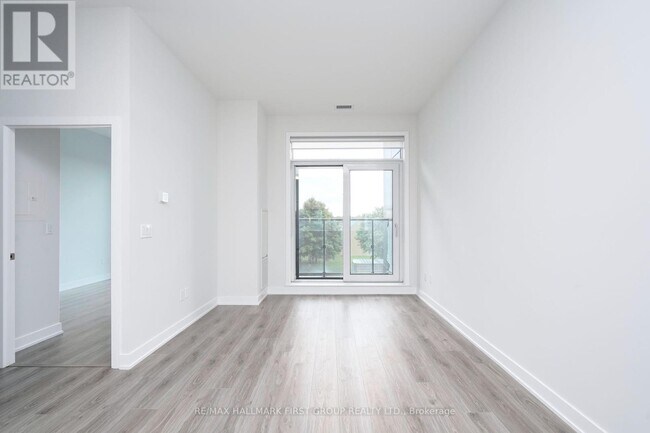 Photo du bâtiment - 4130-4130 Parkside Village Dr