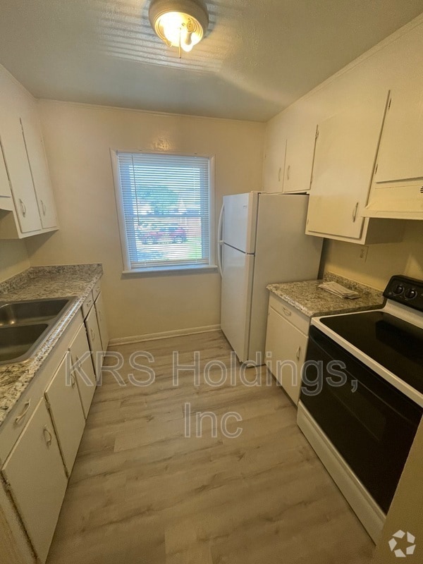 Building Photo - 1367 W Ocean View Ave