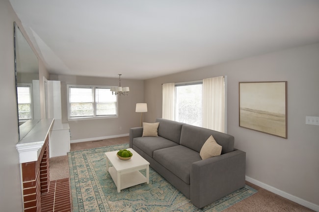 Building Photo - 2 Bedroom and 1.5 Bath Home- Greenwood (No Pets)