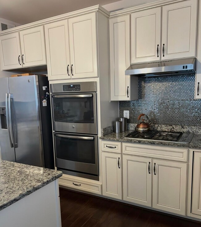 Building Photo - 6451 Ocelot St