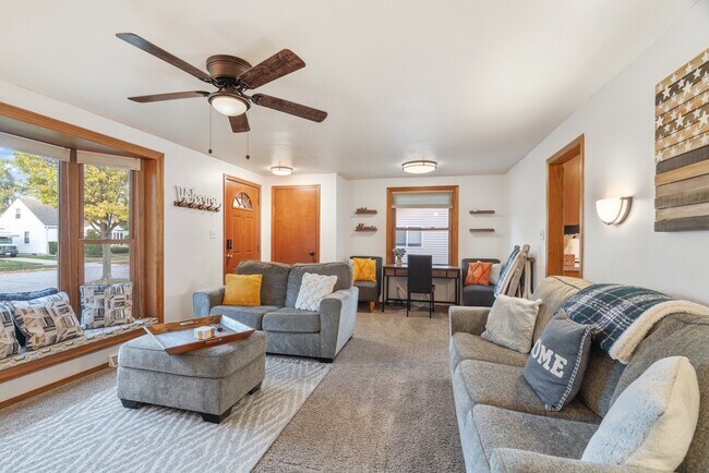 Foto del edificio - 1253 Roscoe St