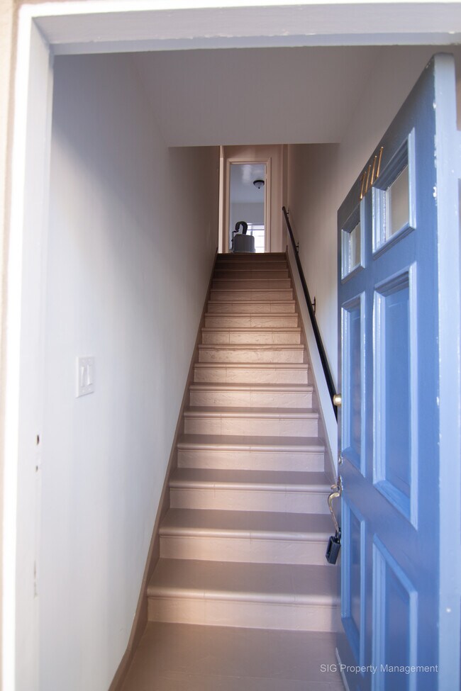 Building Photo - 7111 Hillside Ave