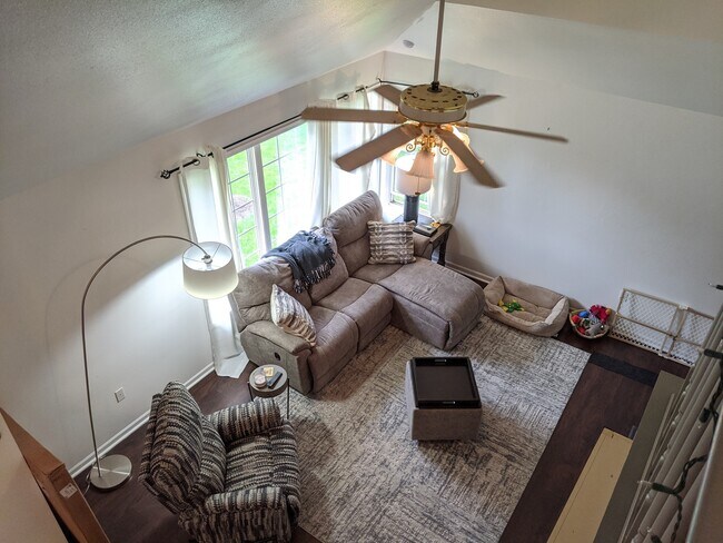 Foto del edificio - 1806 Autumn Ridge Dr