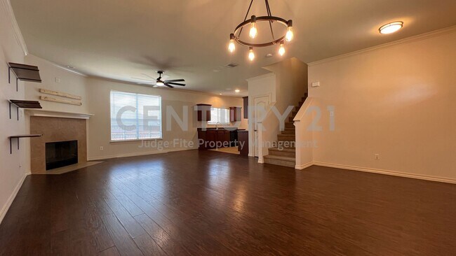 Foto del edificio - Meticulously Maintained 2-Story 3/2.5/2 in...