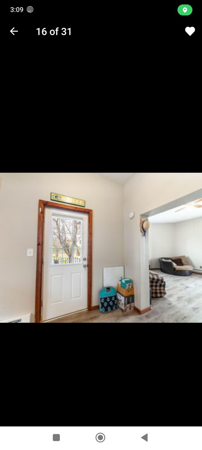 Building Photo - 813 3rd St