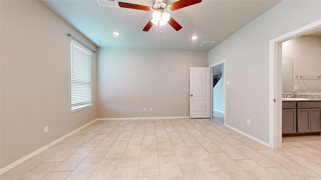 Foto del edificio - 24702 Crimson Pine Dr