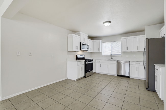 Building Photo - 3214 N Stanton St