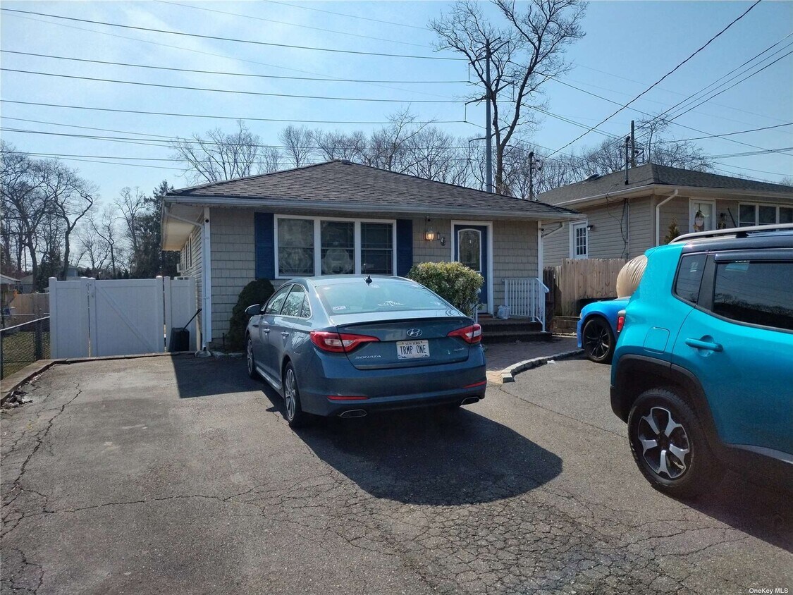 16 Cedar Rd, Sound Beach, NY 11789 House Rental in Sound Beach, NY