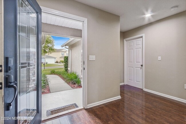 Foto del edificio - 4619 Pine Lake Dr