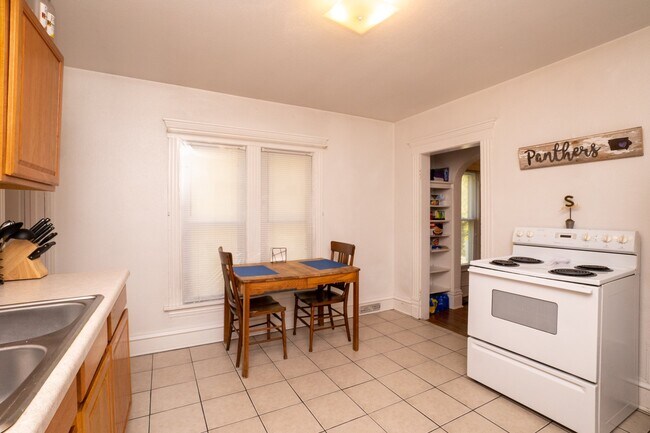 Foto del edificio - 803 W 20th St