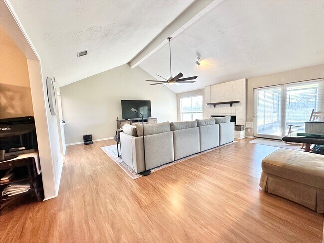 Foto del edificio - 1514 Park Meadow Dr