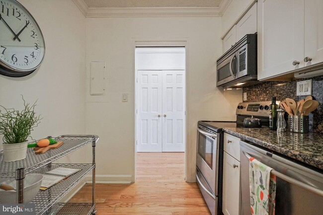 Building Photo - 5500 Holmes Run Pkwy