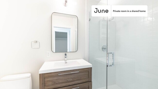 Foto del edificio - Room in Shared 3 bed/2.5 bath home in Columbia Heights