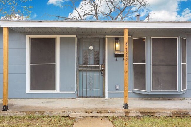 Building Photo - 4123 Seabrook