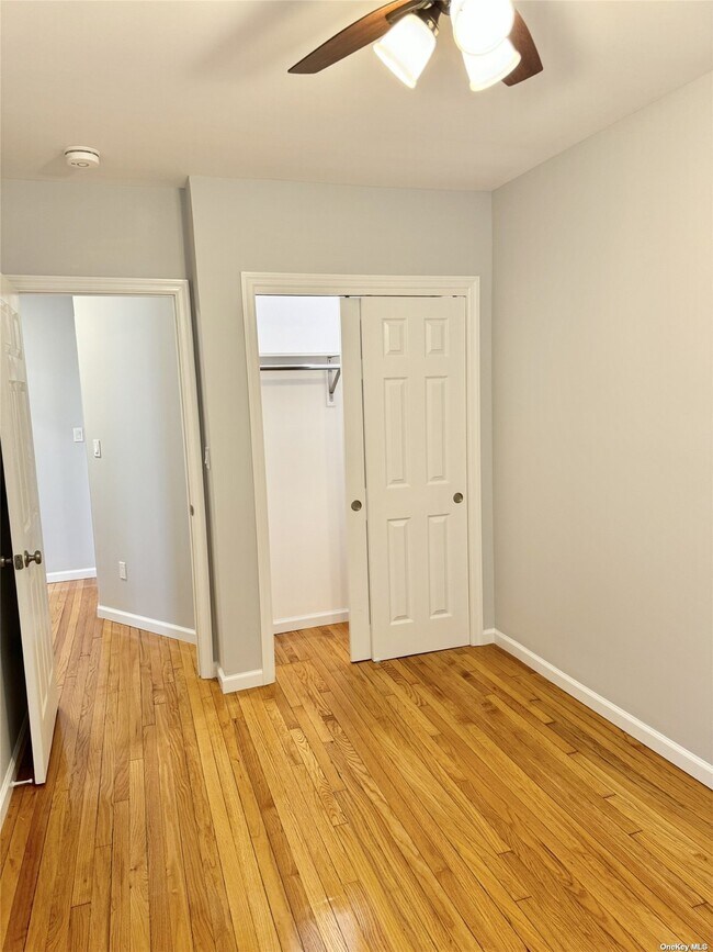 Foto del edificio - 239-10 Poplar St