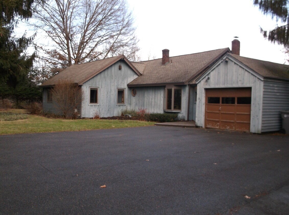 12 Mohawk Acres, Rome, NY 13440 House Rental in Rome, NY