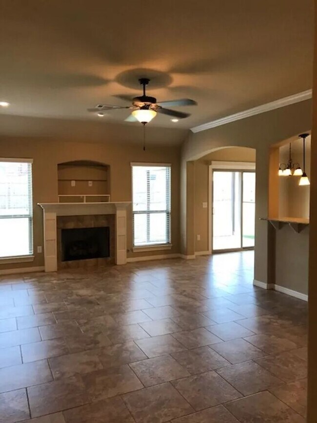 Building Photo - BEAUTIFUL HOME IN GREAT LOCATION!
