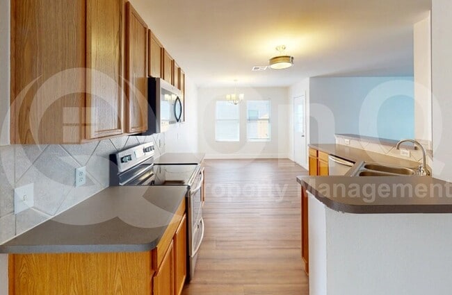 Building Photo - 9612 Thomas Jefferson Dr