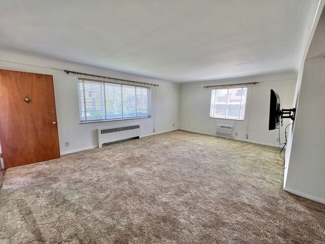 Building Photo - 4605 Glenway Ave