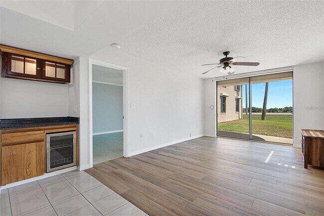Foto del edificio - 3360 Ocean Shore Blvd