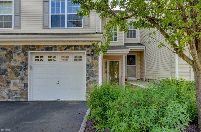 Building Photo - 2 br, 2.5 bath Townhome - 25 Mountainside Dr