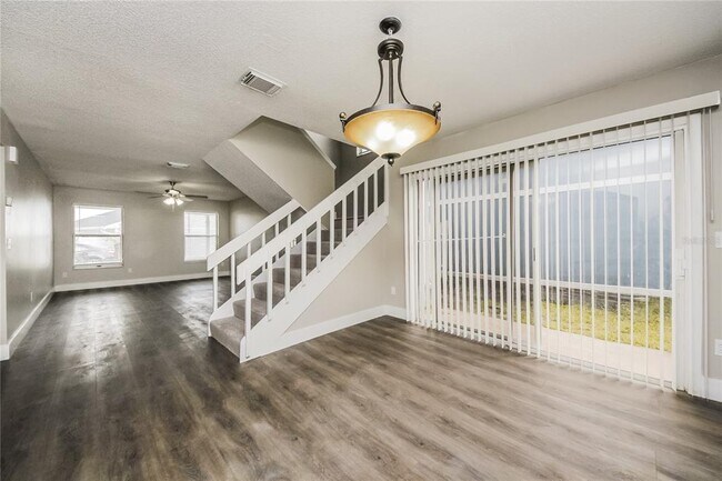 Foto del edificio - 119 Riverraft Ct