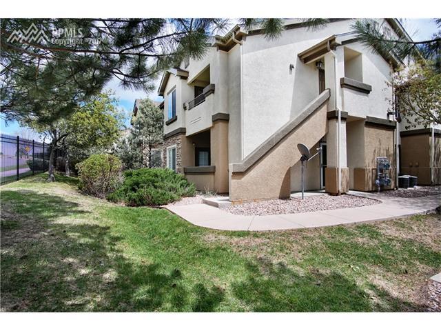 Building Photo - 3975 Riviera Grove