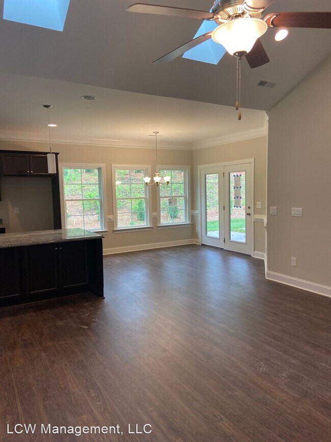 Building Photo - 3 br, 2 bath House - 800 Silver Leaf Drive