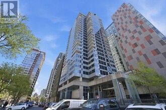 Building Photo - 160 George St