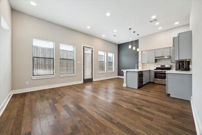 Foto del edificio - 614 Thornton Rd