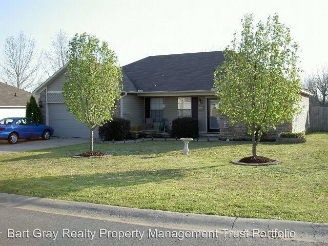 Primary Photo - 3 br, 2 bath House - 13 Newcastle