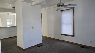 Building Photo - 137 Summit St