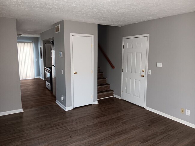 Foto del edificio - For Rent - Four-Bedroom Two-Bathroom Home Available NOW!