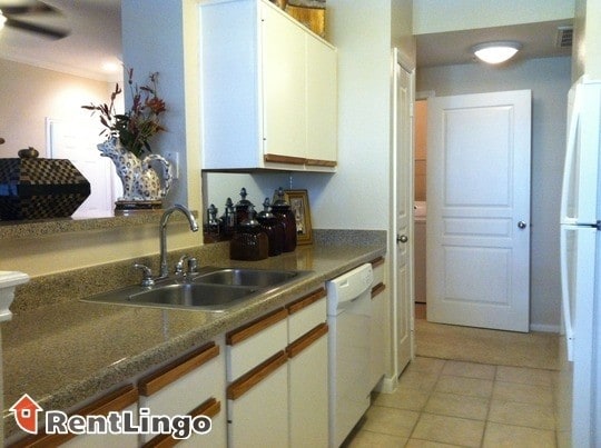 Building Photo - 2100 Tannehill Dr