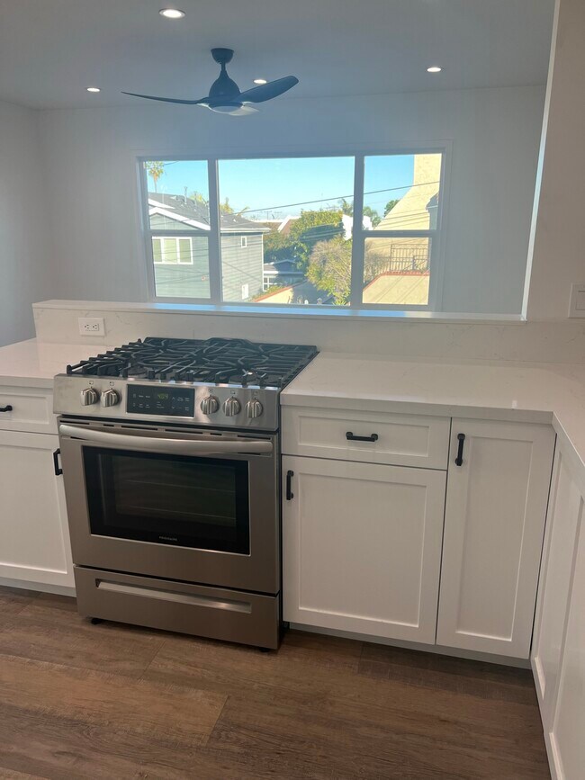 Foto del edificio - 1605-1/2 Blossom Lane