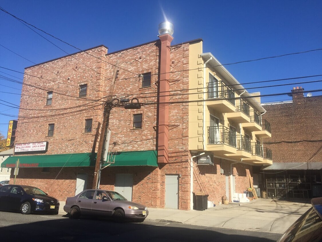 Primary Photo - 735 Harrison Ave