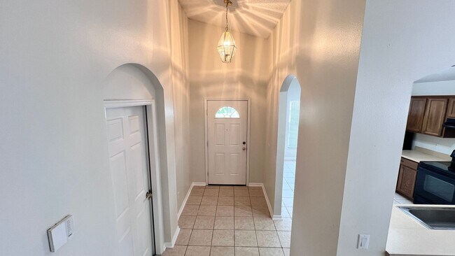 Building Photo - Charming 3-Bedroom Home in HOA Community –...