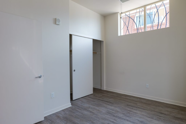 Building Photo - 5885 W 14th Ave