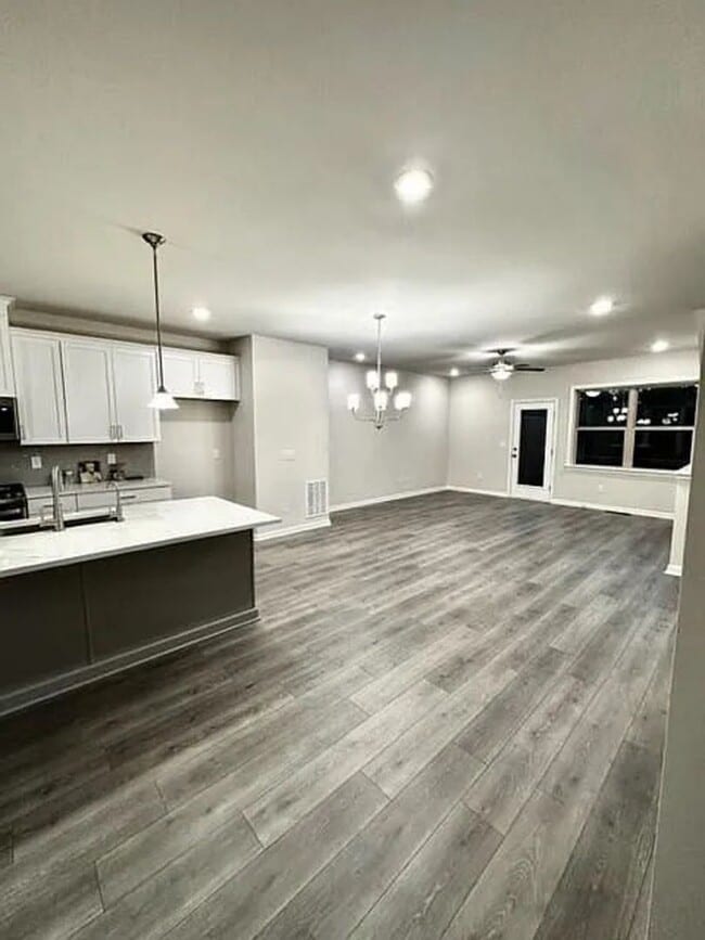 Building Photo - 3447 Hidden Valley Cir