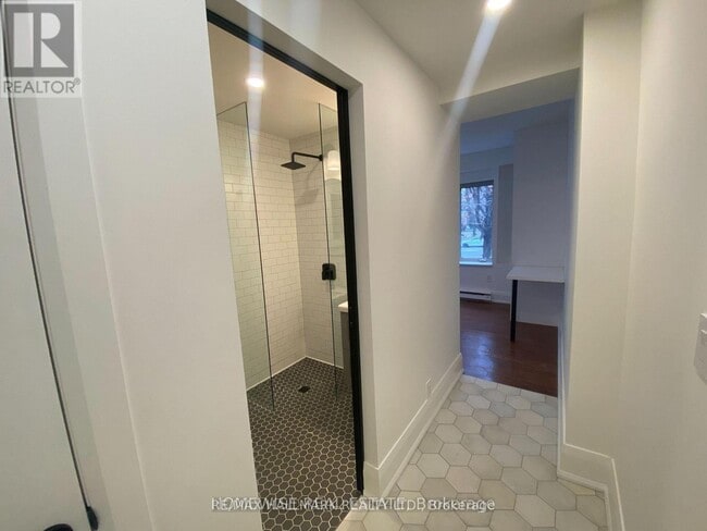 Building Photo - 5 High Park Blvd