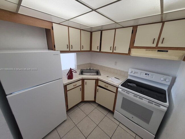 Building Photo - 801 NW 47th Ave