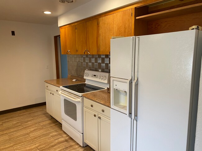 Foto del edificio - 150 Crest Dr