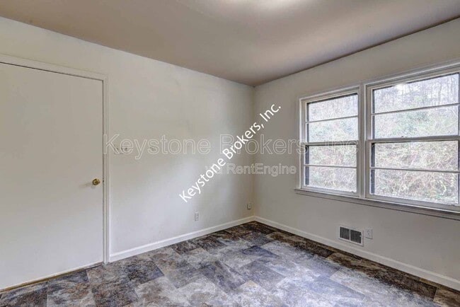 Building Photo - 4355 Pharr Ave